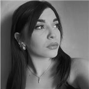 Studentessa neolaureata offre ripetizioni di italiano e supporto compiti a Roma, con metodo chiaro e personalizzato.